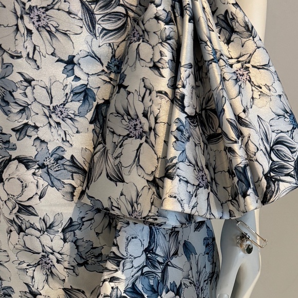 Mischka Badgley Evening Gown - Picture 4 of 7